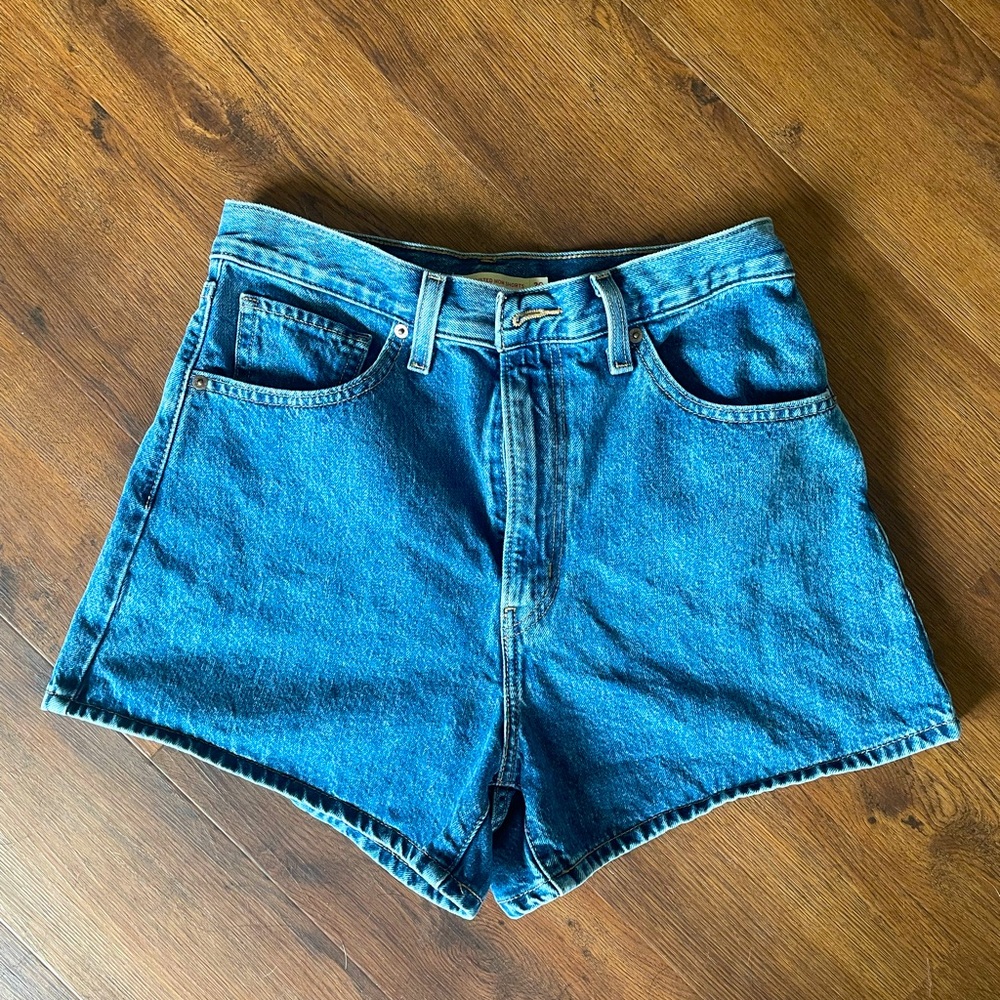 Levi’s High Waisted Mom Shorts